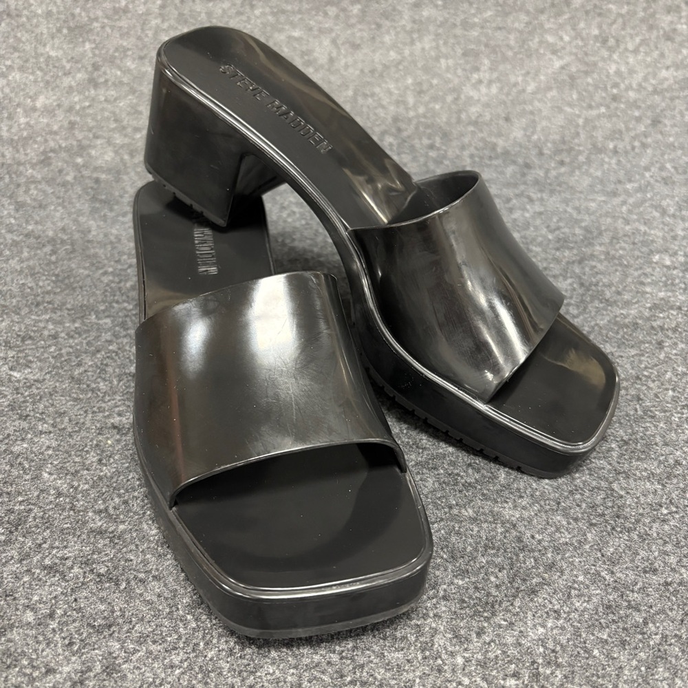 Steve Madden 90’s Style Harlin Glossy Black Jelly Mules